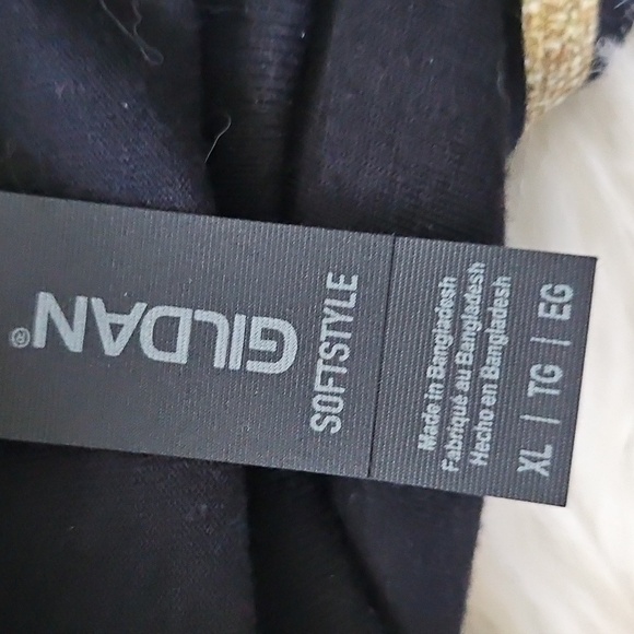 Gildan Black KC Chiefs Short Sleeve Tee with Gold and Red Graphics - Picture 11 of 14